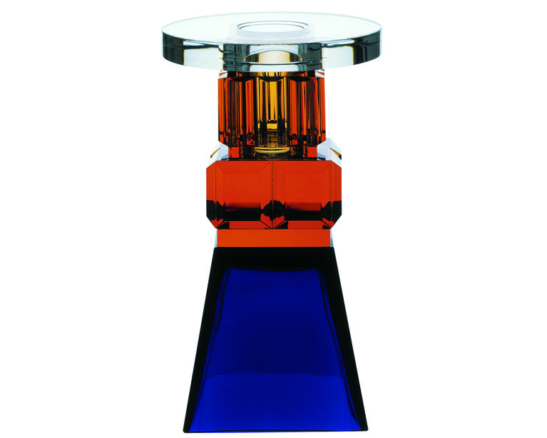 The fruit of a meeting between Ettore Sottsass and Baccarat in 2002, Ninurta is part of a collection of ten limited-edition pieces whose names evoke Mesopotamian divinities. Ettore Sottsass gives his work a divine character, bringing it to life. He breathes a certain "magic" into this transparent architecture by playing on the material effects that crystal can offer. The shapes are massive and the colors vivid, allowing light to "reflect, refract and multiply". Each of Ettore Sottsass's crystal works is an art object in its own right. By drawing inspiration from ancestral civilizations, Ettore Sottsass runs counter to the mass culture of contemporary design. In so doing, he gives the "object" a certain spiritual and cultural value.
